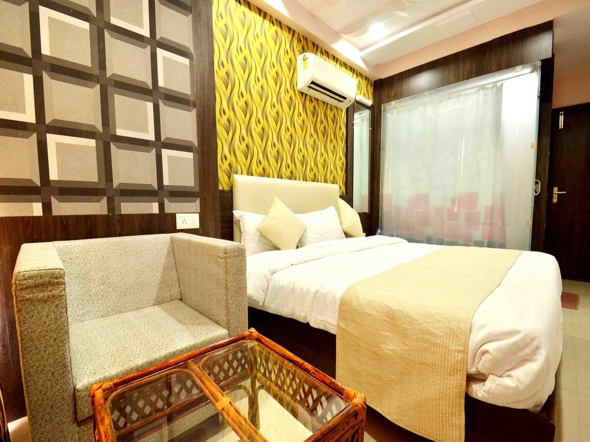 Oyo 2403 Hotel Aamantran Avenue Ujjain Exterior photo