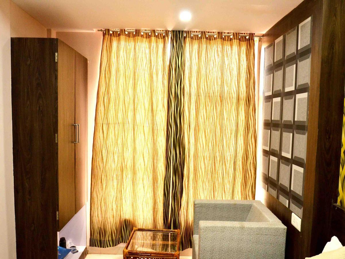 Oyo 2403 Hotel Aamantran Avenue Ujjain Exterior photo