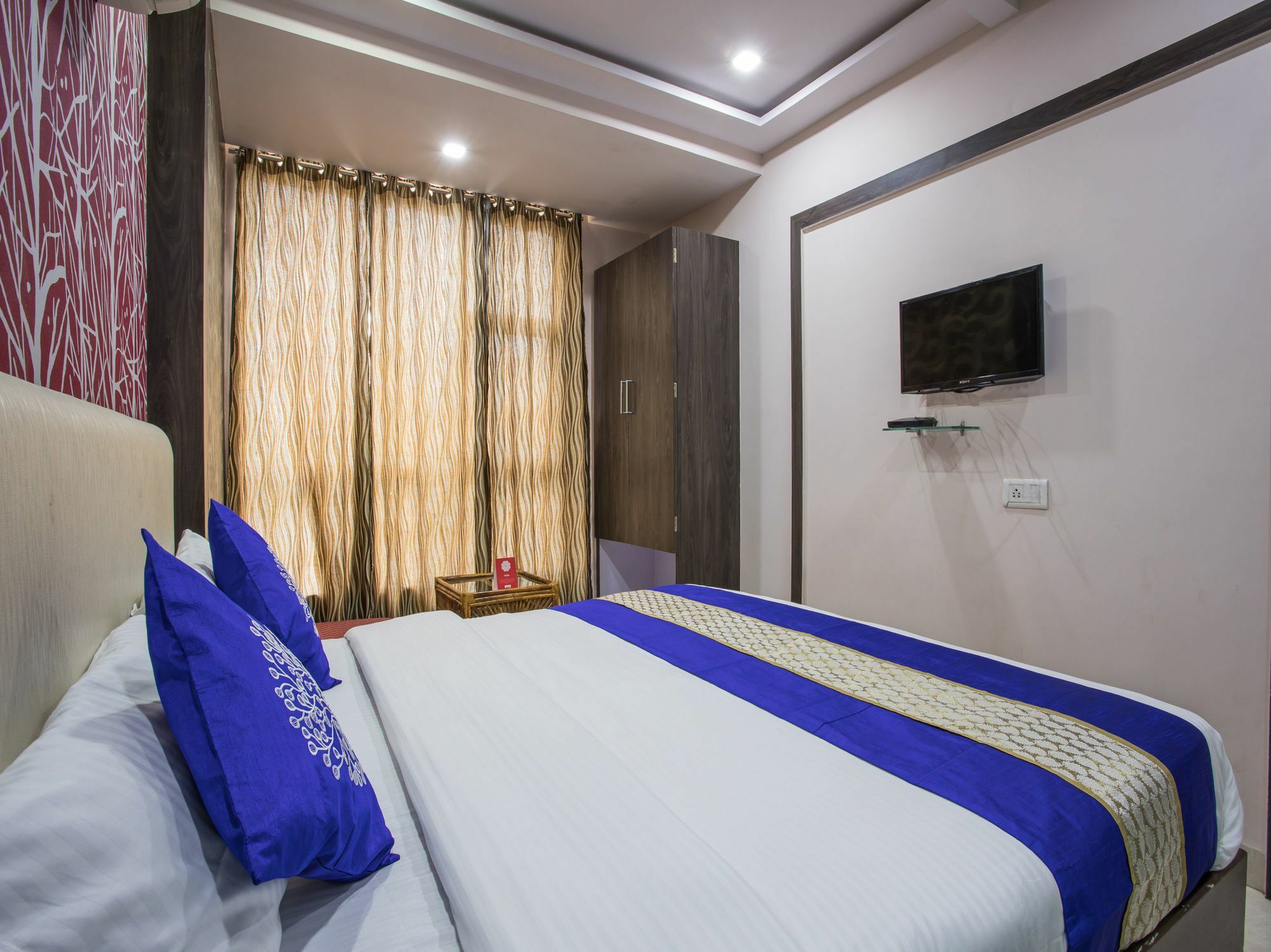 Oyo 2403 Hotel Aamantran Avenue Ujjain Exterior photo