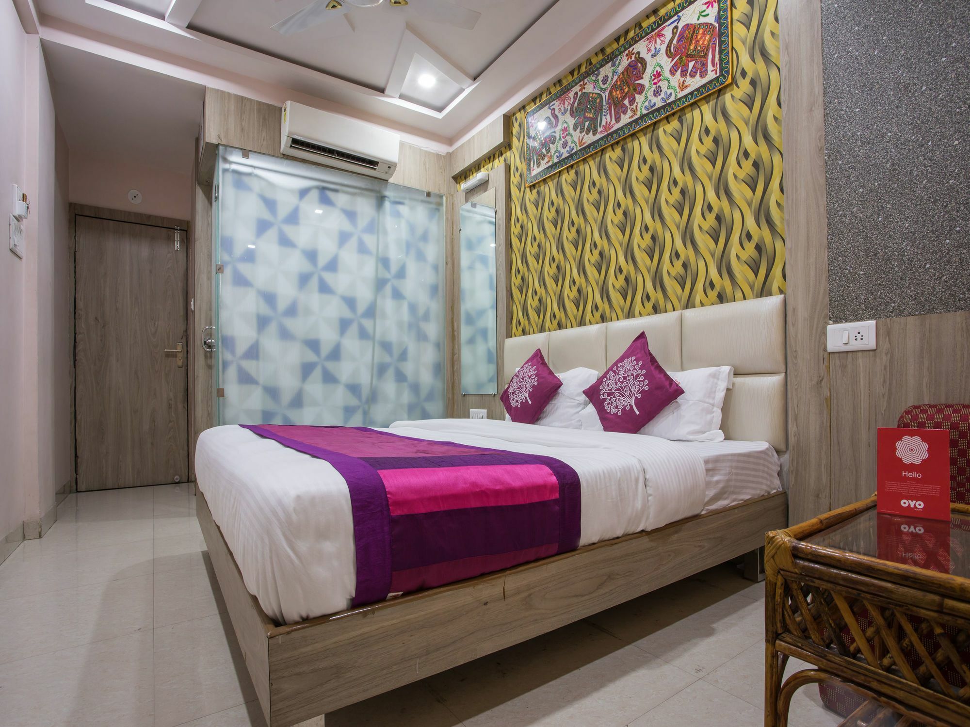 Oyo 2403 Hotel Aamantran Avenue Ujjain Exterior photo